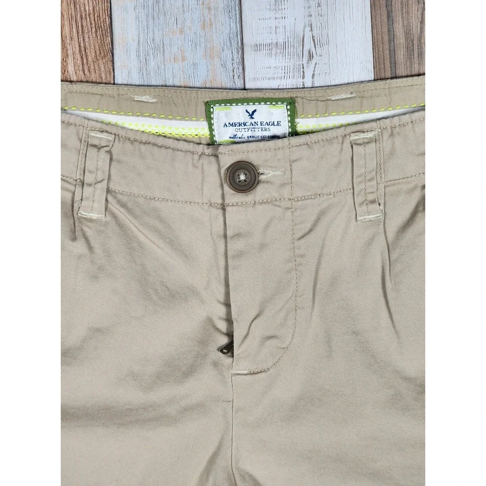 American Eagle Outfitters Khaki Chino Shorts Button Pockets Folded Hem Size 6 - Picture 2 of 6